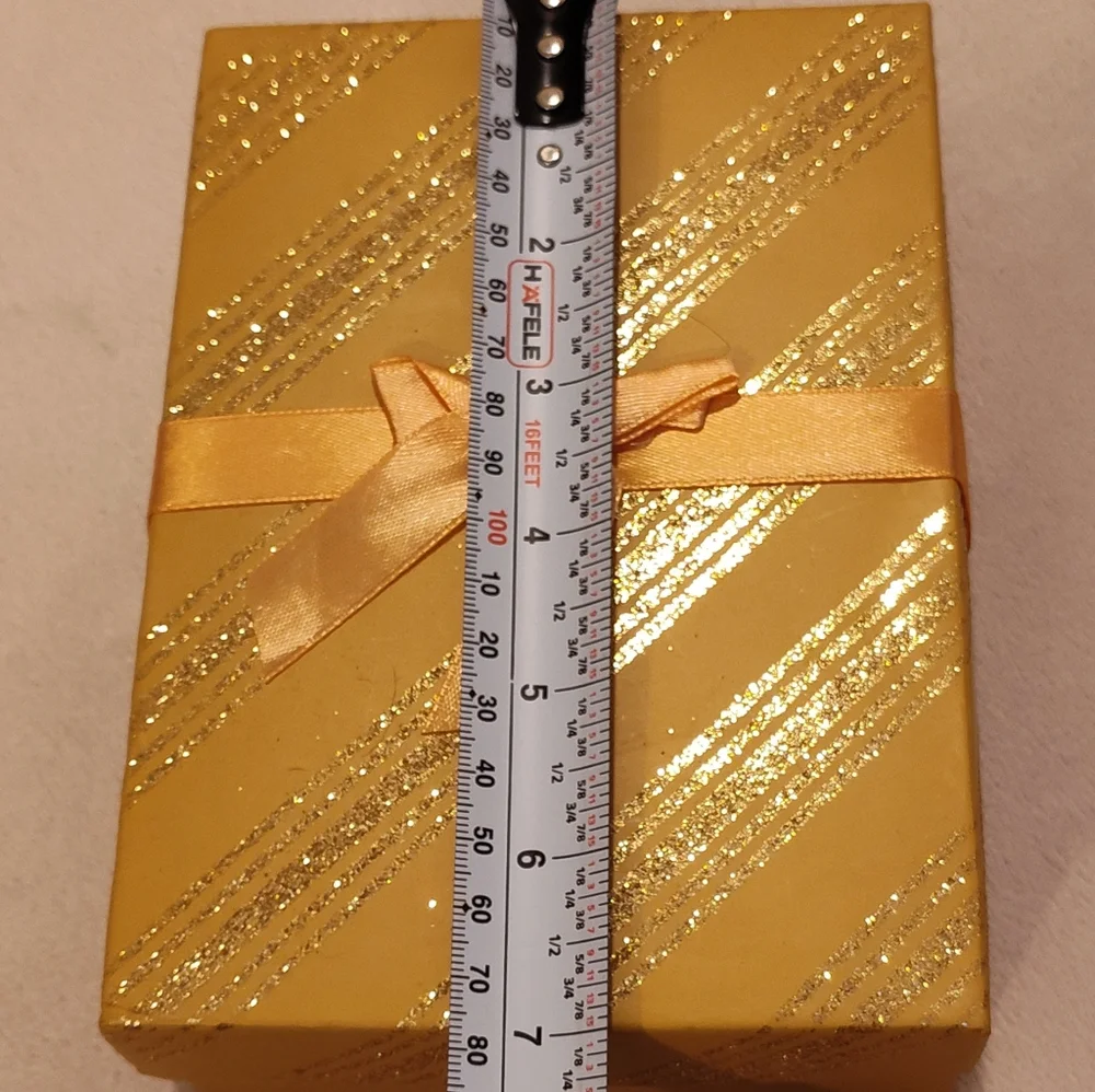 Like-New Gift Box